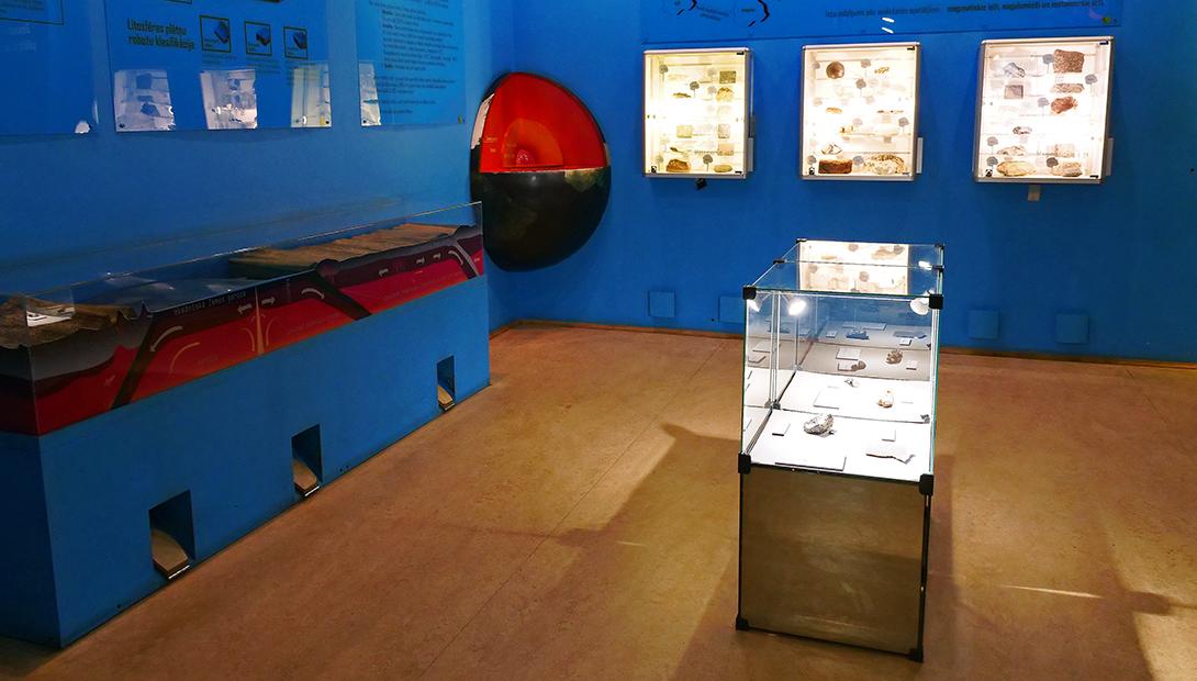 Экспозиция «Динамическая геология и породы»