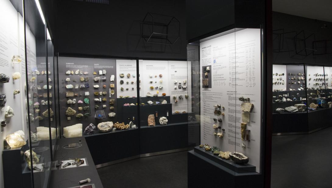 The exhibition “Mineralogy” 